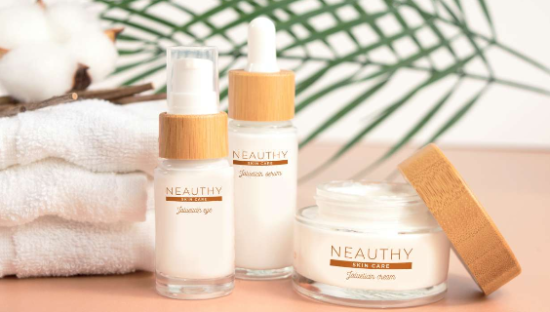 雅诗兰黛们业绩暗淡，国货美妆的逆袭机会来了？