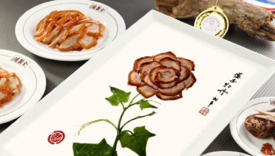 “鸭界顶流”全聚德，走下神坛