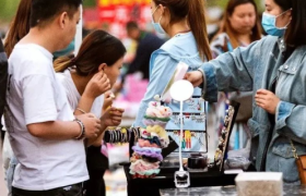 新式市集，贩卖的是社交