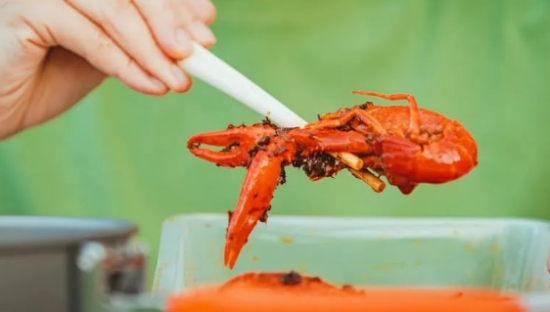 年轻人吃不起的小龙虾该游去哪儿？