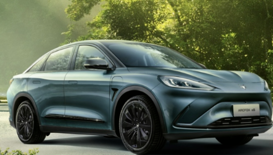 北汽蓝谷孤注掷华为