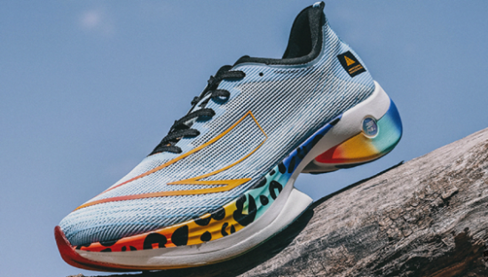 FILA反弹，安踏狂奔