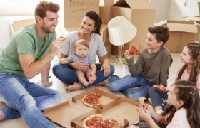 直播、AI赋能，美团披着荆棘前行