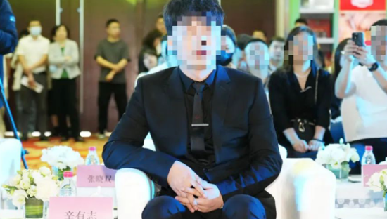 怒卖500亿！辛巴干翻快手