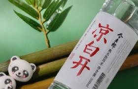 一年狂卖30亿，“凉白开”靠智商税？