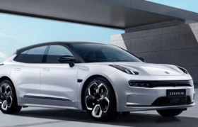 降价换量、冲刺上市，极氪边加速边“补课”