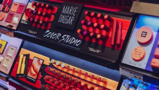 谁“杀死”了国货彩妆？