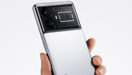 Realme手机，陷在“性价比”里