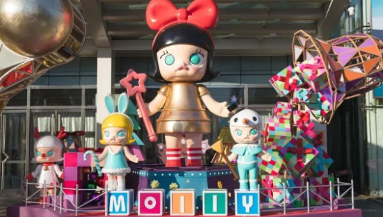 泡泡玛特瞄向迪士尼，潮玩故事不好讲了？