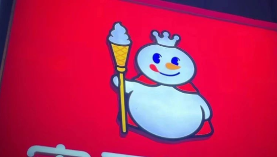 实名举报蜜雪冰城，鸿星尔克离谱又好笑！