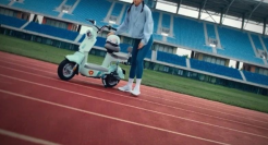 全网群嘲的“跨栏女神”，把雅迪坑惨了？！