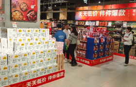 猛开店、普降价，盒马不过日子了？