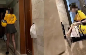 黑丝包臀裙“外卖媛”，看傻了美团！？