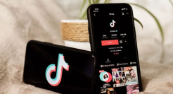 字节和腾讯的猫鼠游戏，换位了吗？