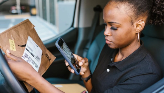 拼多多“砍”了亚马逊一刀