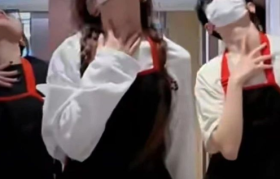 制服诱惑？海底捞的“特殊服务”越来越魔幻...