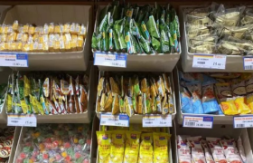 良品铺子降价求生，零食界卷出内伤