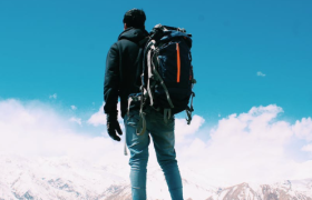 不囤货的年轻人囤上了旅游套餐