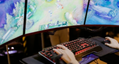 游戏直播，不赚钱的“遮羞布”掉了