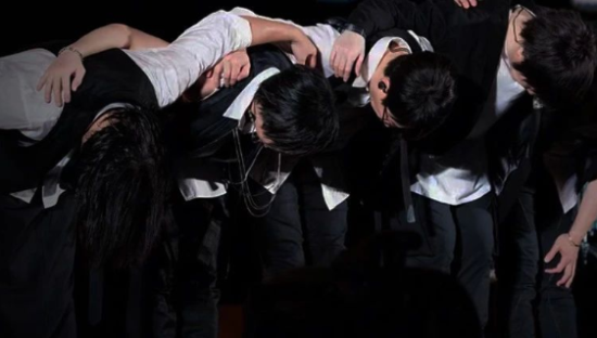 五月天“假唱”风波升级！这个“平替”品牌一夜封神