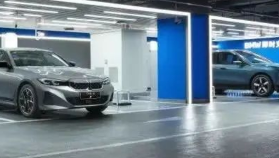 笑不活了，奔驰宝马的「尊贵车主」脸都丢光了