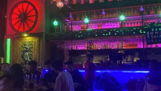 拼多多杀疯了，为何“分身”海伦司们还是趴在地板上？