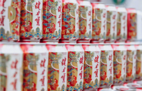 昔日“饮料之王”，靠卖股份重回巅峰？