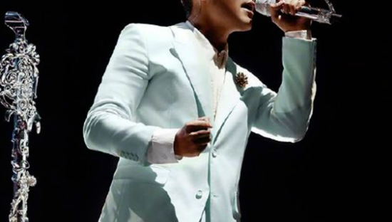 周杰伦Dior霸屏的那一夜，只有Prada满眼是泪