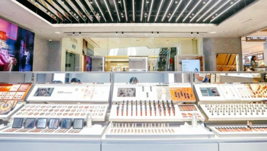 5000亿赛道，国货美妆“卷”什么？