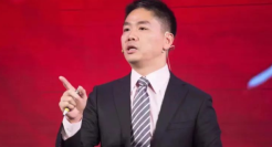 刘强东掀起低价风暴，一边摧毁一边重建