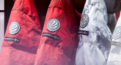 市值蒸发340亿，南方人救得了“羽绒服一哥”吗？