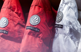 市值蒸发340亿，南方人救得了“羽绒服一哥”吗？