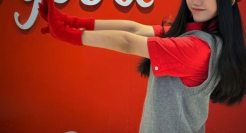 肯德基的“制服诱惑”被嘲，坑惨“内娱第一男菩萨”？！