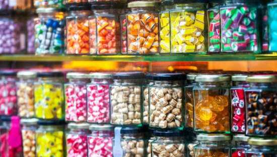 零食很忙顶着雷，再收10亿投资