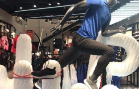 安踏与李宁：一个时代，两种选择