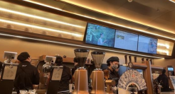 新茶饮的2023：内卷“上头”的一年，上市与出海能成逃生口？