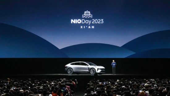 蔚来ET9，技术大佬“摊牌”了