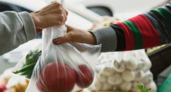 从“菜篮”到“超市”，美团又拓新边界