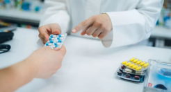 O2O买药平台，狂“卷”线下药店