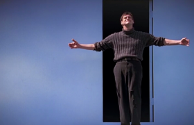 爆红的“顶流普通人”，戳破网络造神真相？