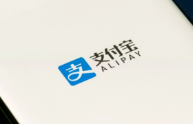 八年一梦，支付宝还是放不下社交