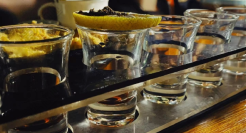 2023新茶饮：开店30000+，抛弃直营，卷向纵深