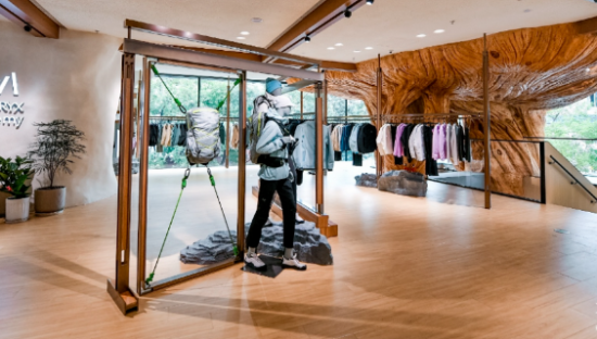 12000元！龙年限定款一件难求，始祖鸟凭什么？