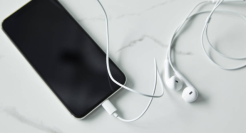 手机出海，2024卷高端