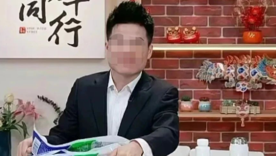 东方甄选“出尔反尔”，董宇辉“自杀式”救场