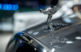 119年第一次，劳斯莱斯向网红“低头” ？