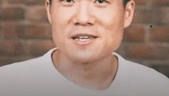 董宇辉逼近小杨哥，但东方甄选跟得上吗？