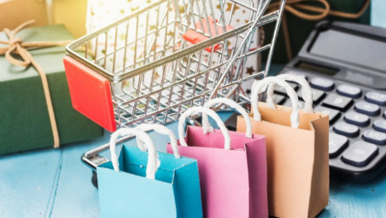 拼多多、淘宝、京东：拼低价、卷服务、强技术