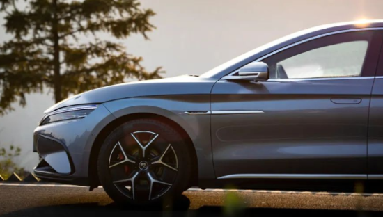 比亚迪宣战，新能源车市杀疯了？