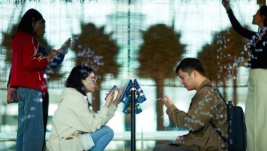 银联的诗歌文案，看腻了没？